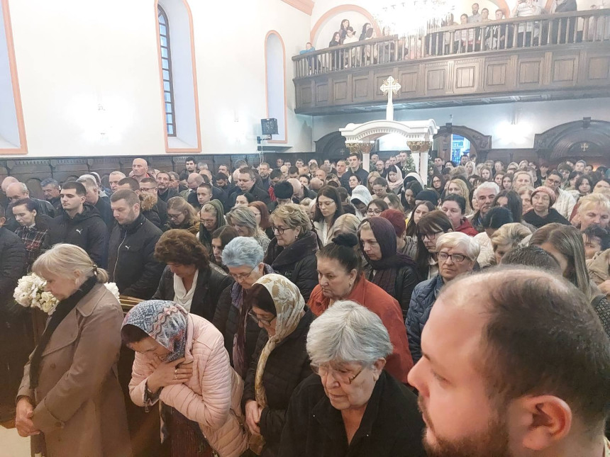 Приједор: Васкршња литургија у храму Свете Тројице