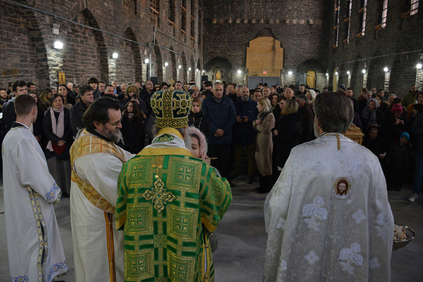 Vaskrs u SAD: Prva služba od 2016. u crkvi na Menhtetnu