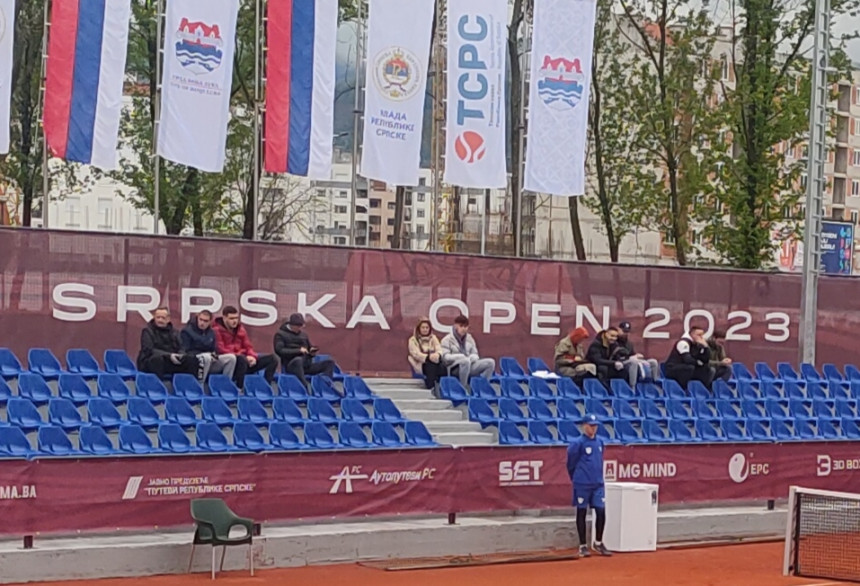 Od pomame za kartama do praznih tribina u Banjaluci