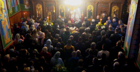 Služena jutarnja vaskršnja liturgija u hramu u Višegradu