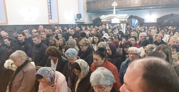 Prijedor: Vaskršnja liturgija u hramu Svete Trojice