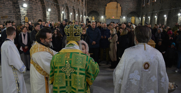 Vaskrs u SAD: Prva služba od 2016. u crkvi na Menhtetnu
