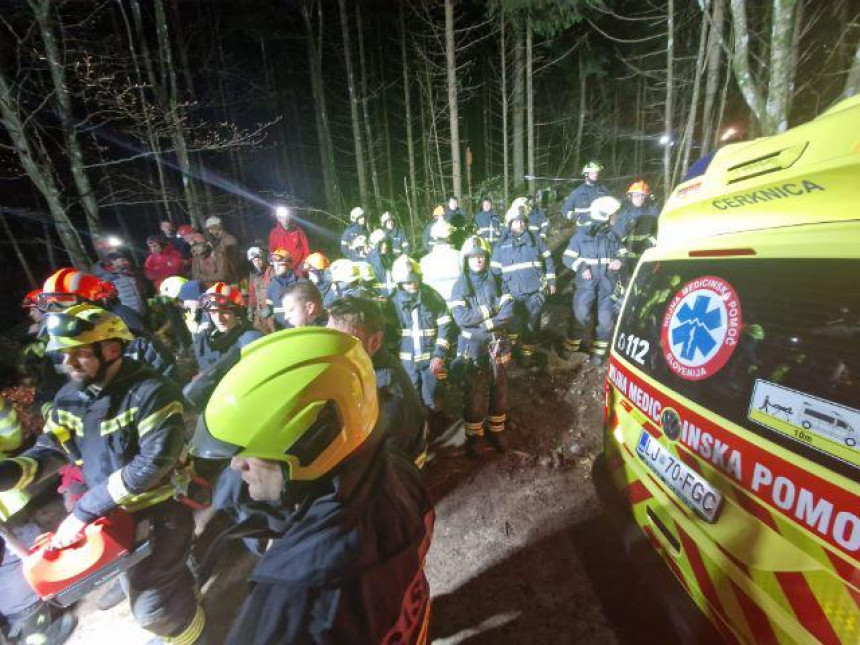 Poslije 30 sati iz pećine izvučena povrijeđena žena