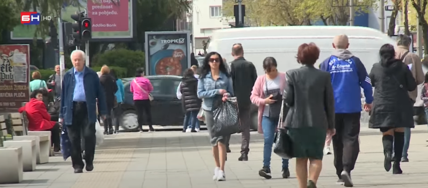 Građani se zadužuju da prežive - Vlast: Stanje je dobro!