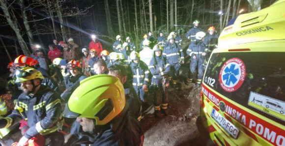 Poslije 30 sati iz pećine izvučena povrijeđena žena