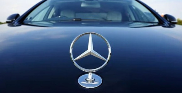 Znate li koliko zarađuje direktor “Mercedesa”?