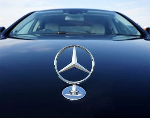 Znate li koliko zarađuje direktor “Mercedesa”?