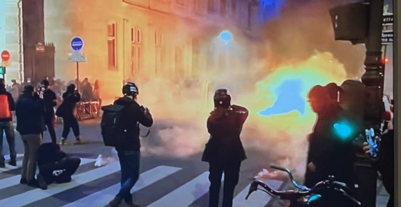 Nakon govora Makrona još veći neredi (VIDEO)