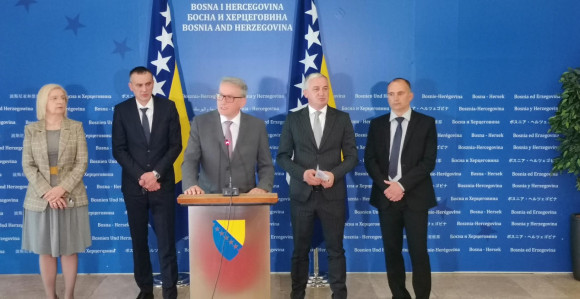Опозиција напустила сједницу: Нема услова за рад
