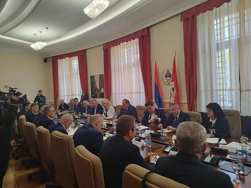 Na sastanku kod Dodika lideri vlasti i SDS-a