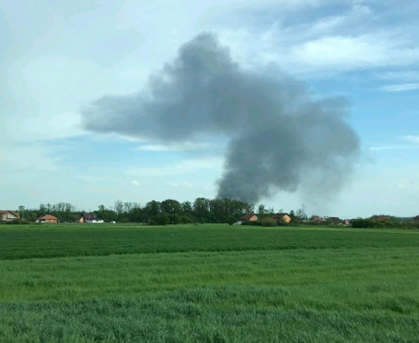 Izbio požar u semberskom selu Patkovača (FOTO)