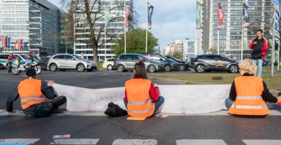 Haos u Berlinu, aktivisti pokušali blokirati saobraćaj