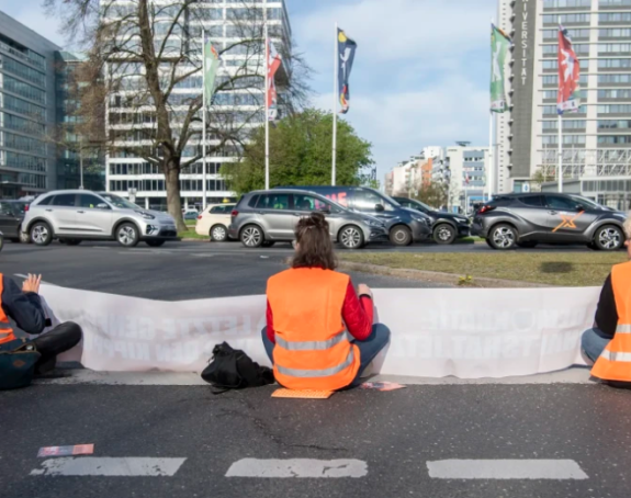 Haos u Berlinu, aktivisti pokušali blokirati saobraćaj