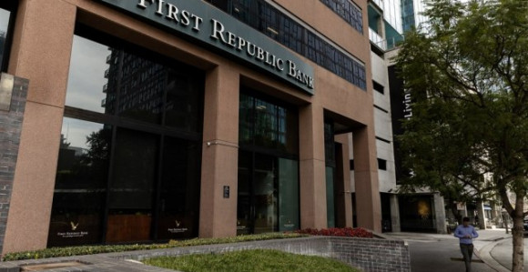 Још једно масовно повлачење новца у америчкој банци