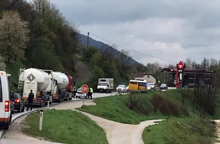 Sudar tri vozila u Travniku: Jedna osoba poginula