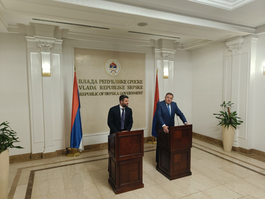 Sastali se Dodik i Šapić - I Igor Dodik prisustvovao