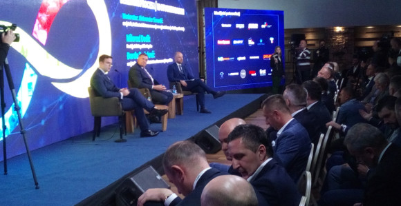 Почео форум на Јахорини: Вучевић и Кришто одустали