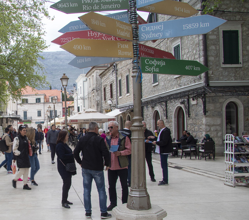 Otimaju imovinu, nećemo dozvoliti da grade bolnicu
