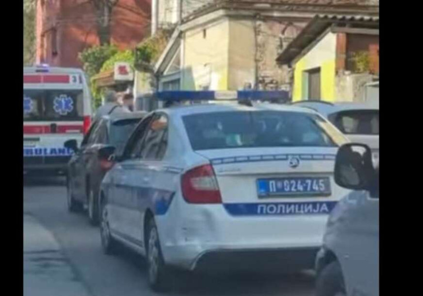 Palicama na ekipu Hitne pomoći: Povrijeđena tri lica