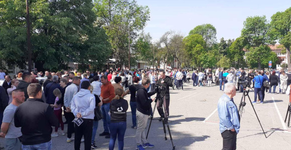 Радници Брчког изашли на протест, траже веће плате