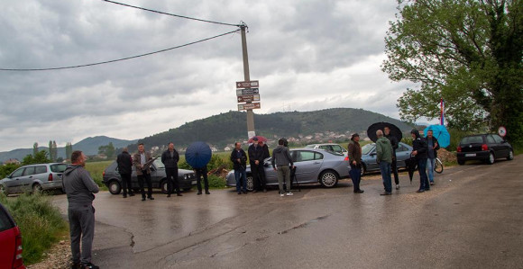 "Luka Petroviću objasni šta si planirao da se pravi pored bolnice"?