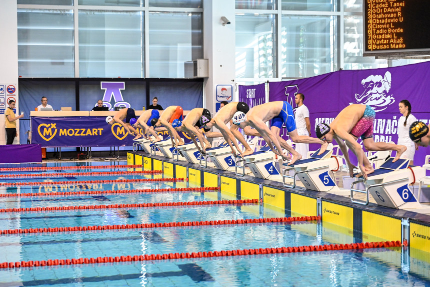 Уз подршку Моззарта: Завршен Међународни пливачки митинг “22. април”