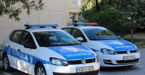 Trebinjac prijetio ukućanima i ugrizao policajca