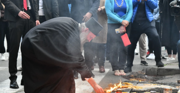 Патријарх одржао опело и у школи гдје се догодио масакр
