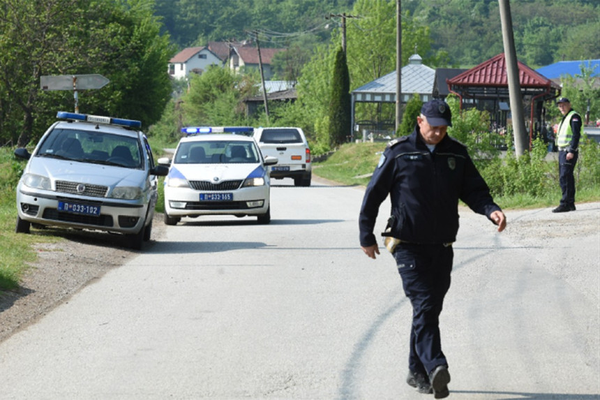Uhapšen deda, policija kod njega pronašla oružje