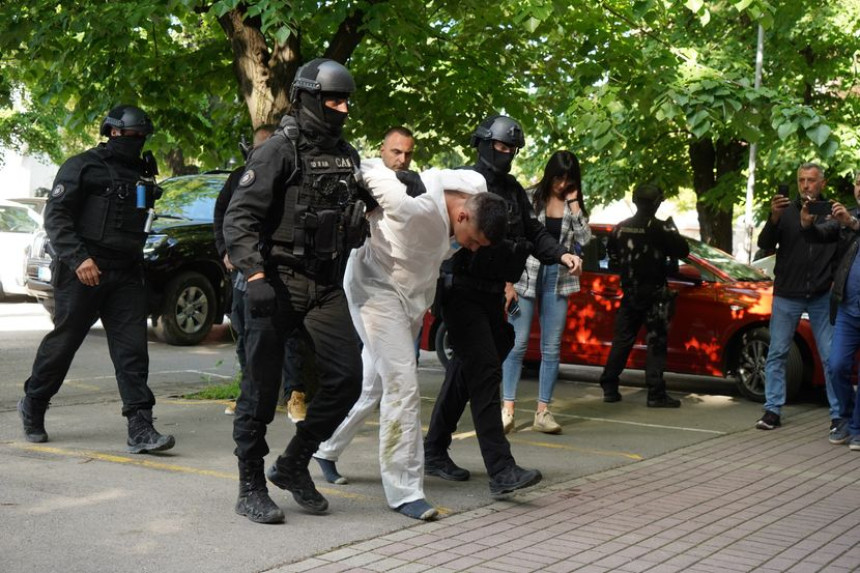 Uroš B. doveden u policijsku stanicu (VIDEO)