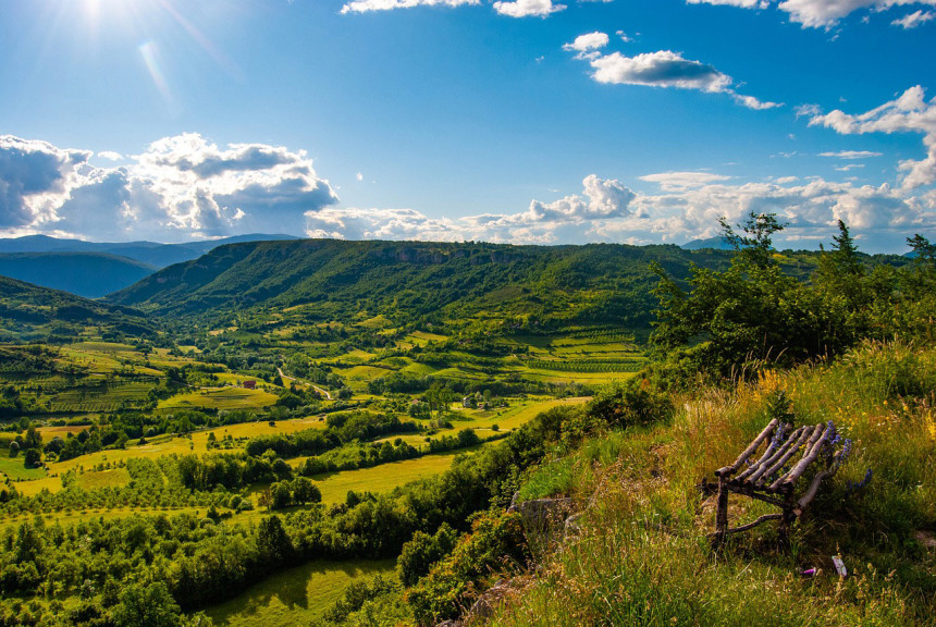 Broj posjeta turista povećan za skoro 16 odsto