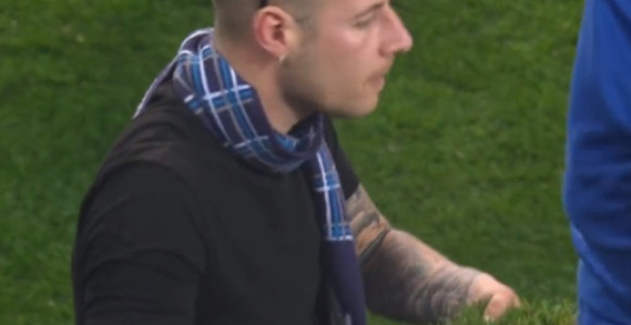 Навијачи Наполија продају траву са историјског меча