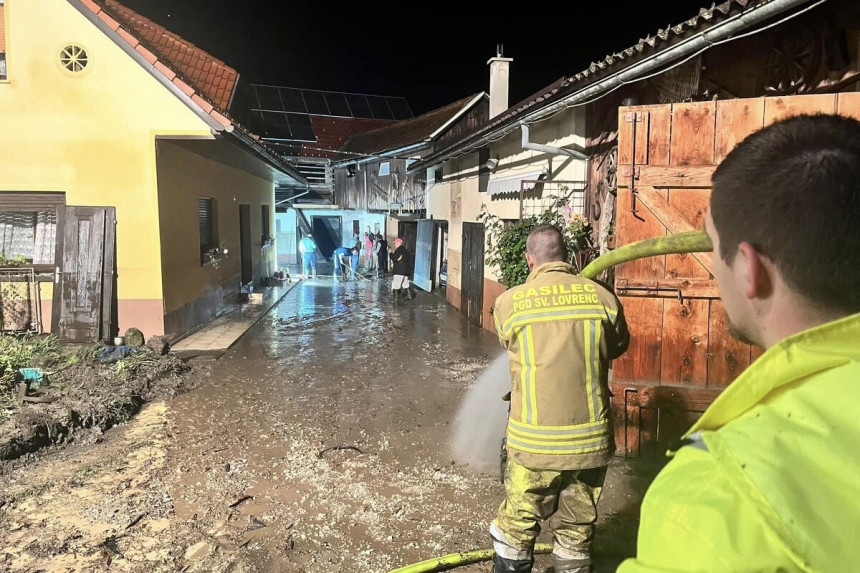 Jako nevrijeme u Sloveniji, padavine izazvale poplave