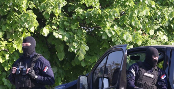 Uhapšen maloljetnik u Srbiji: Istraživao kako se pravi bomba
