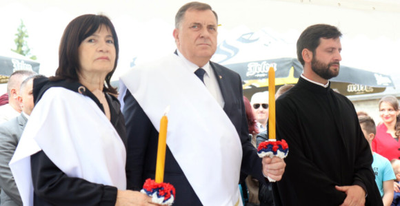 Od kuma Dodika za crkvu 300.000 KM iz budžeta