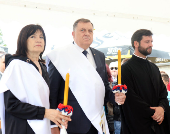 Od kuma Dodika za crkvu 300.000 KM iz budžeta