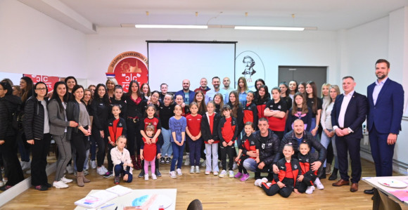 Humanitarna akcija: Prikupljaju novac za djecu sa Kosova