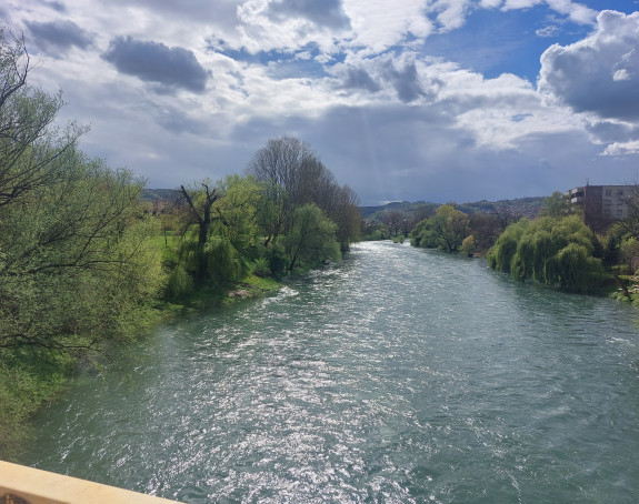 Danas nestabilno vrijeme uz čestu kišu i pljuskove