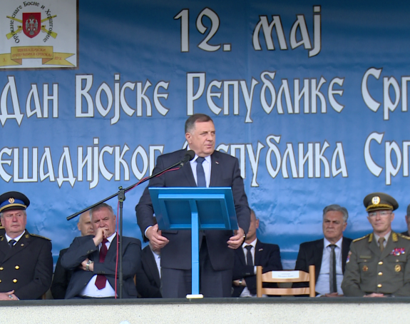 Dodik: Vojska RS branila slobodu srpskog naroda