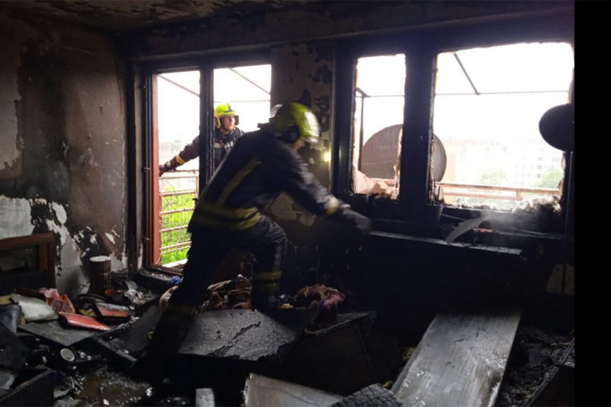 Požar u Banjaluci: Vatrogasci spasili život ženi