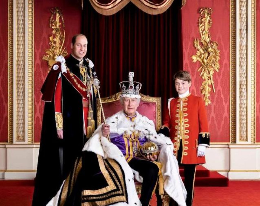 Палата објавила слику краља Чарлса са насљедницима