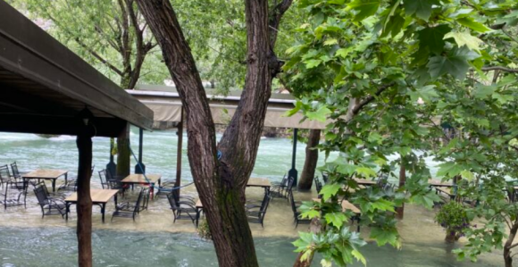 Rijeka Buna danas poplavila restorane u Blagaju