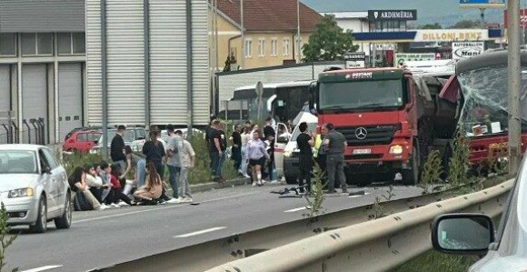 Незгода на путу Приштина - Пећ, повријеђено 30 особа