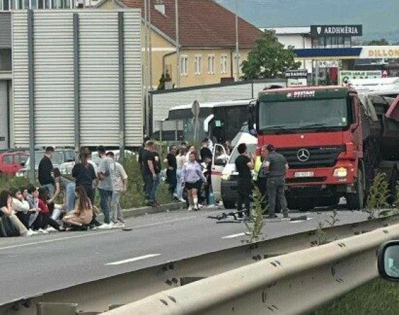 Nezgoda na putu Priština - Peć, povrijeđeno 30 osoba