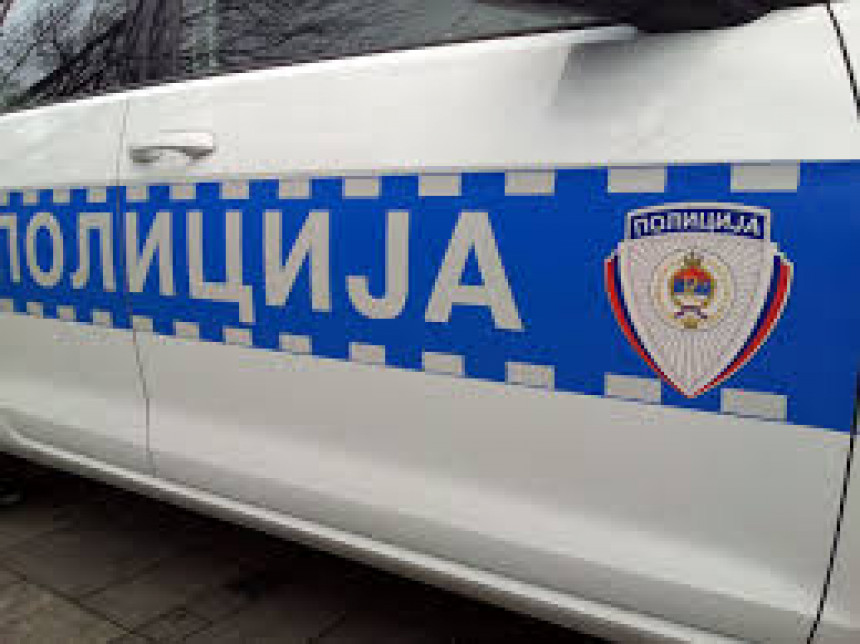 Ukrali automobil u Prijedoru, pa sletjeli s puta
