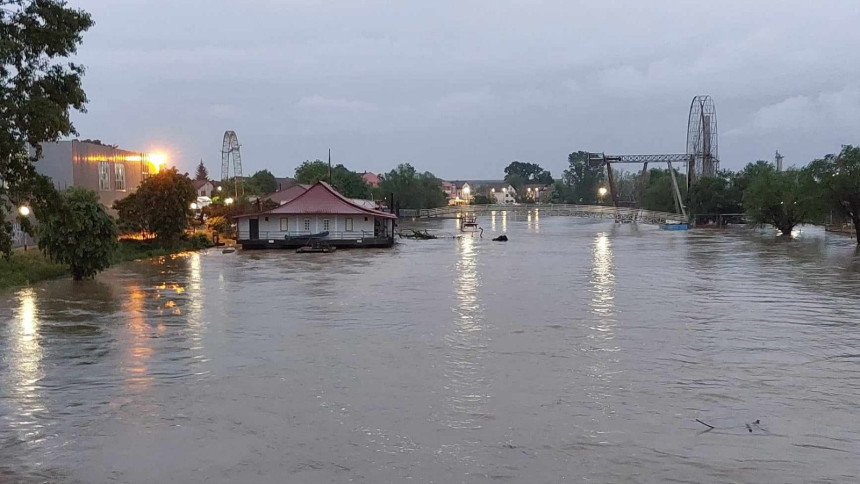 Prijedor: Raste nivo Sane - Japra nosi sve pred sobom