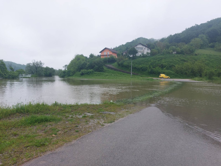 Rastu vodostaji Une i Sane, uvedene vanredne mjere 