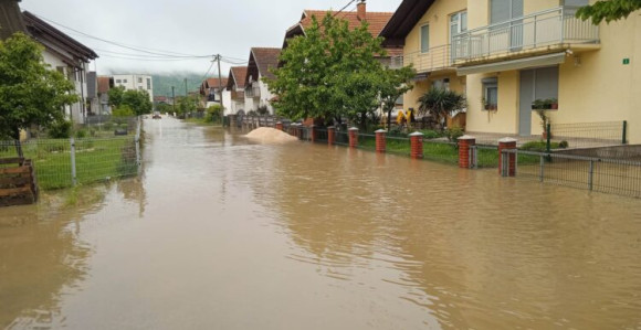 U Sanskom Mostu proglašeno stanje opšte opasnosti