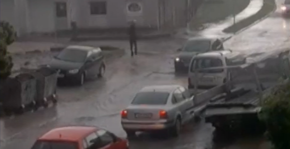 Jako nevrijeme u Doboju, uži centar grada pod vodom