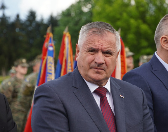 Izbjegavajući odgovornost premijer optužuje druge